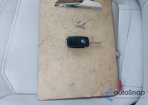 2015 Volkswagen Passat 1.8T Se из США, поврежденный, VIN 1VWBT7A39FC016817